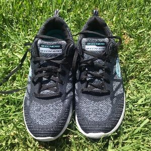 SKECHERS Women’s 8 SkechKnit